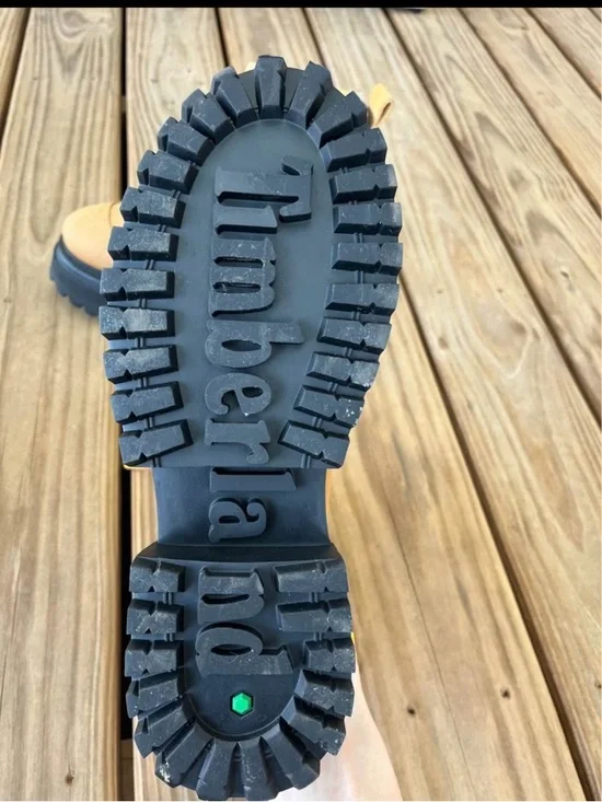 Timberland Wheat Nubuck Platform Lace-Up Boots with Black Lug Sole - Picture 3 of 4